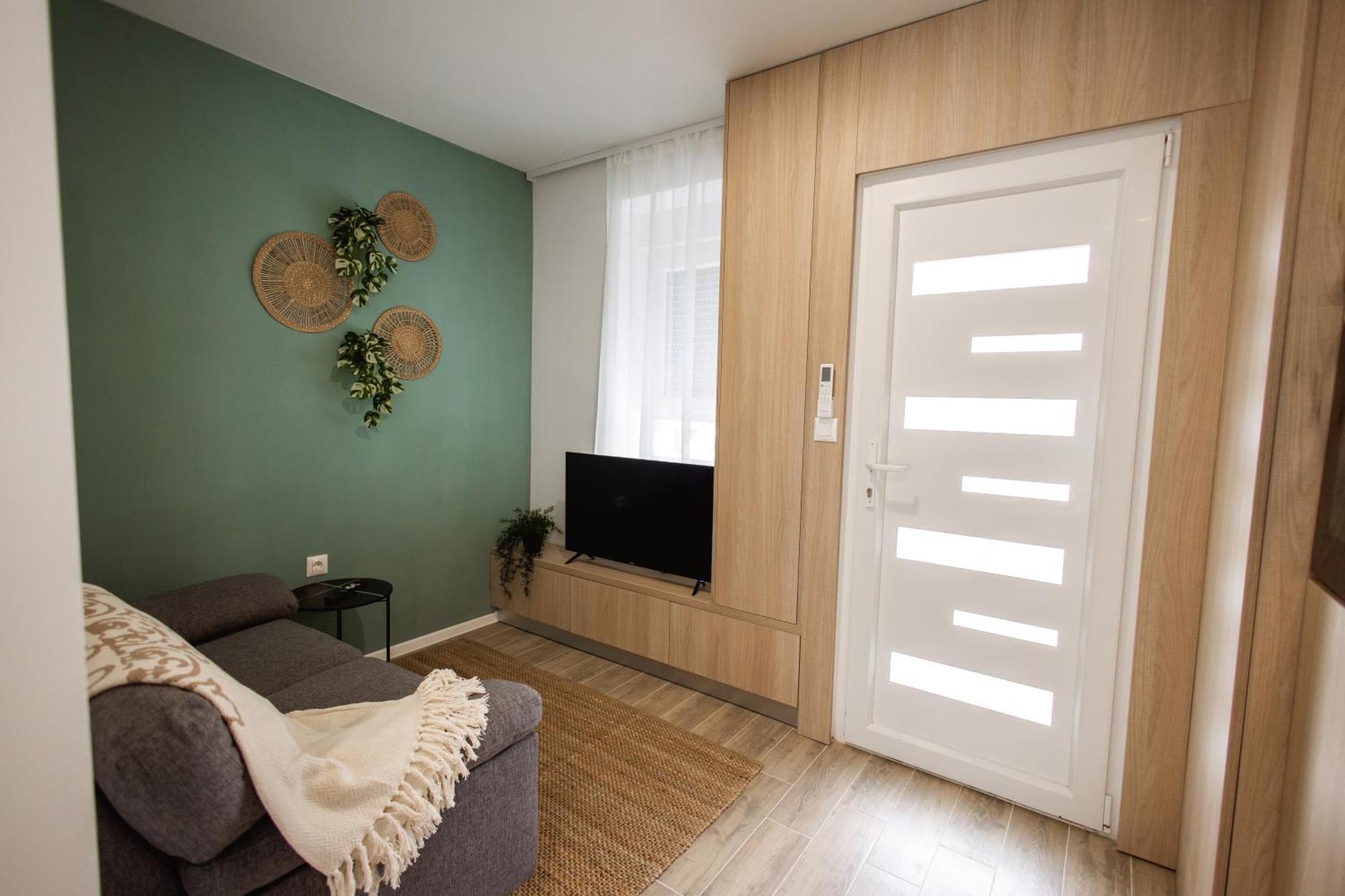 Cozy Studio Apartment In Osijek - Self Check In Luaran gambar