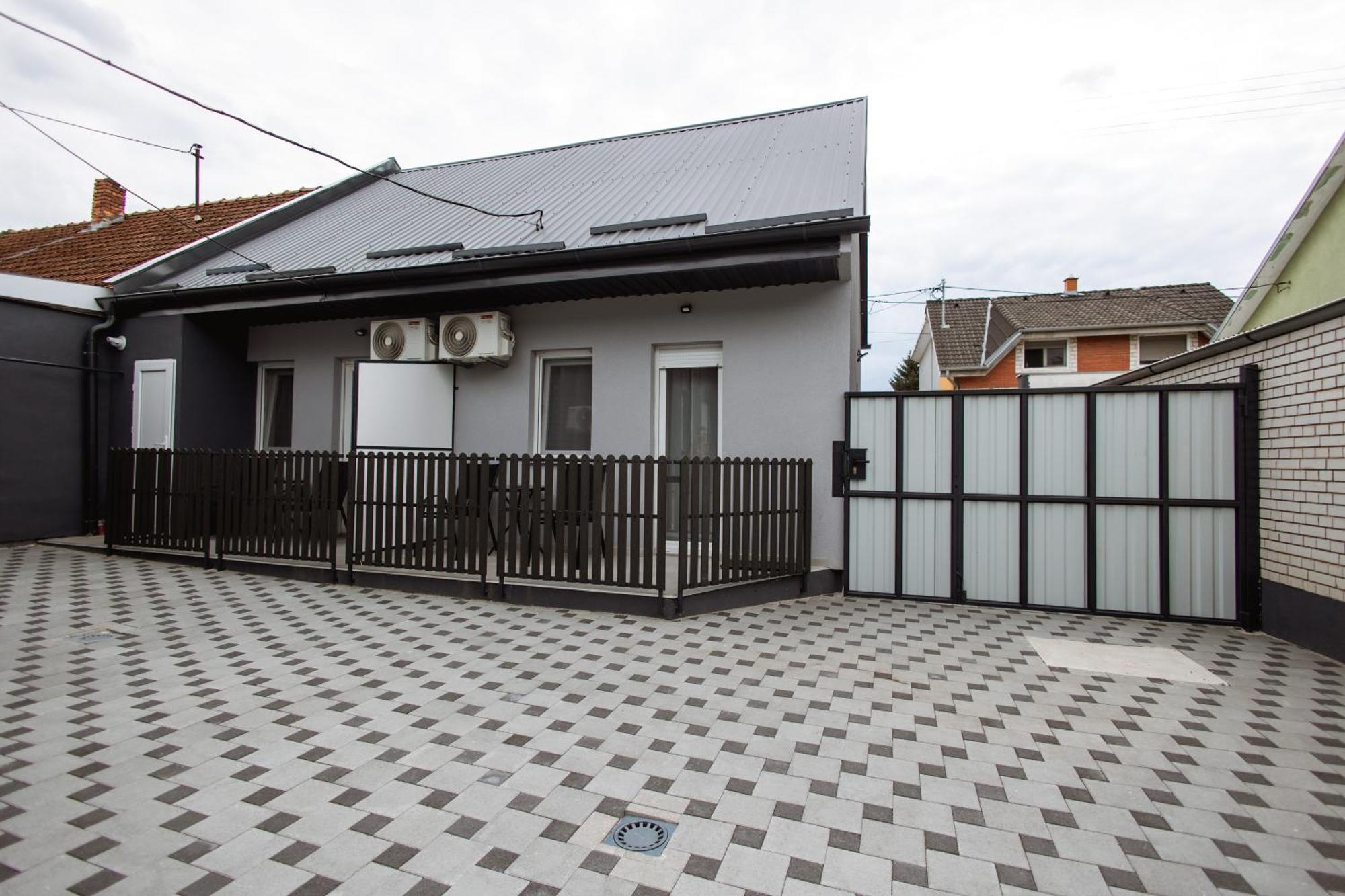 Cozy Studio Apartment In Osijek - Self Check In Luaran gambar