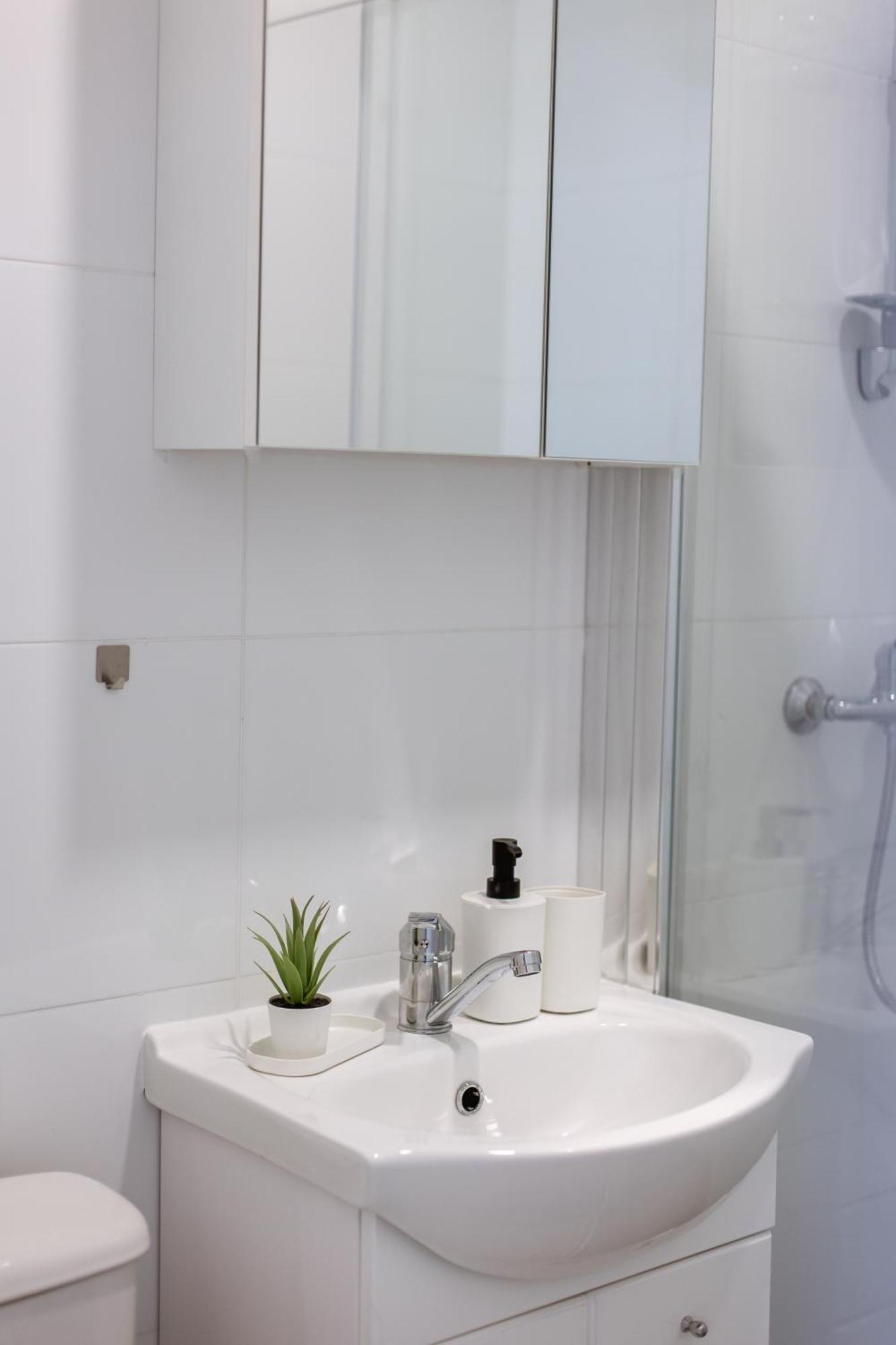 Cozy Studio Apartment In Osijek - Self Check In Luaran gambar