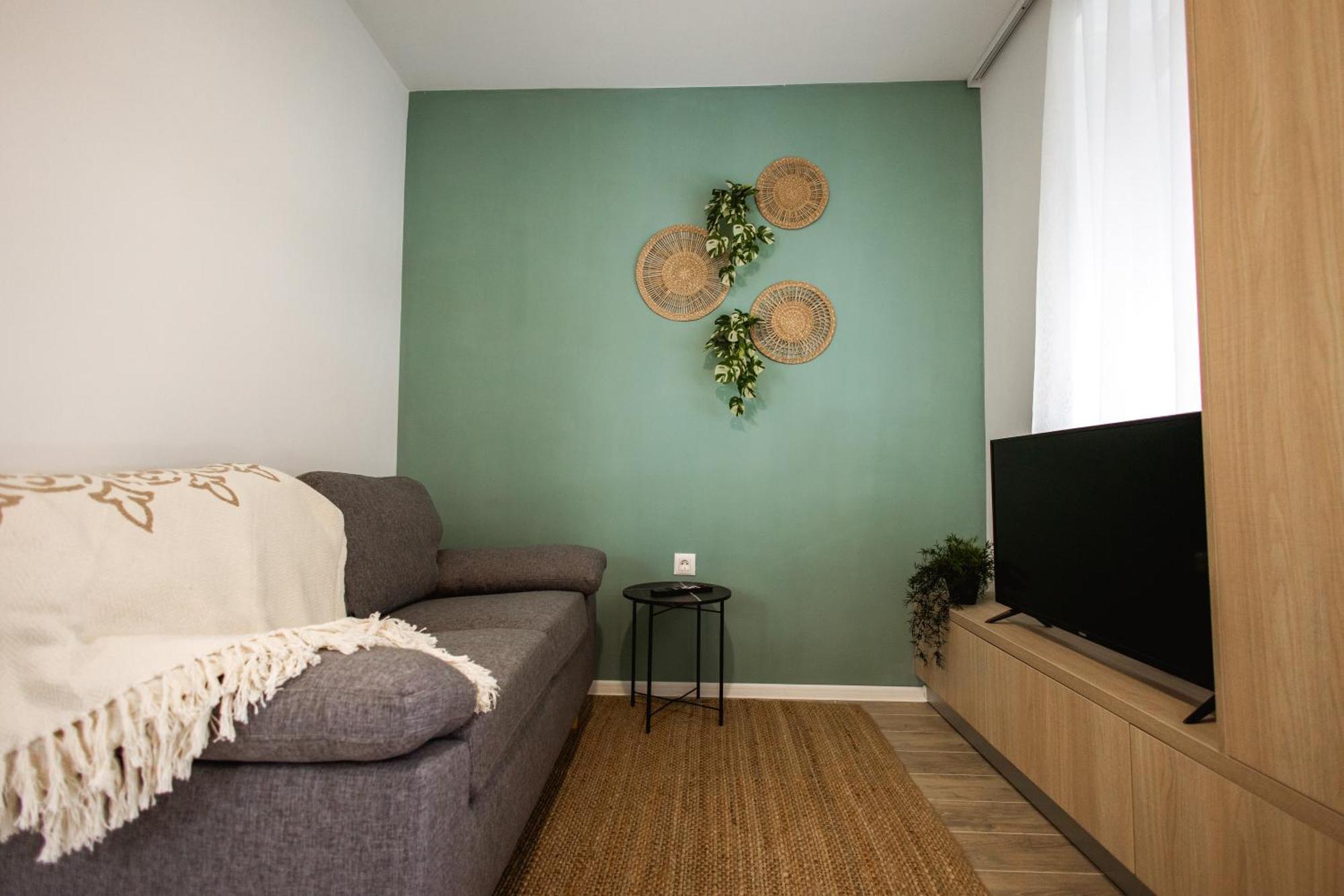 Cozy Studio Apartment In Osijek - Self Check In Luaran gambar