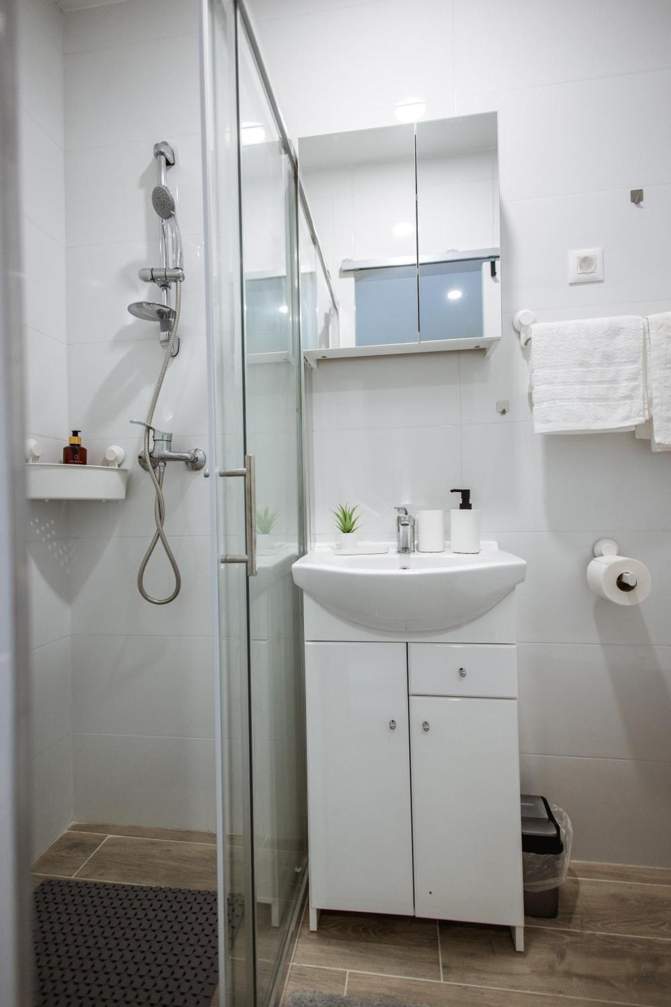 Cozy Studio Apartment In Osijek - Self Check In Luaran gambar