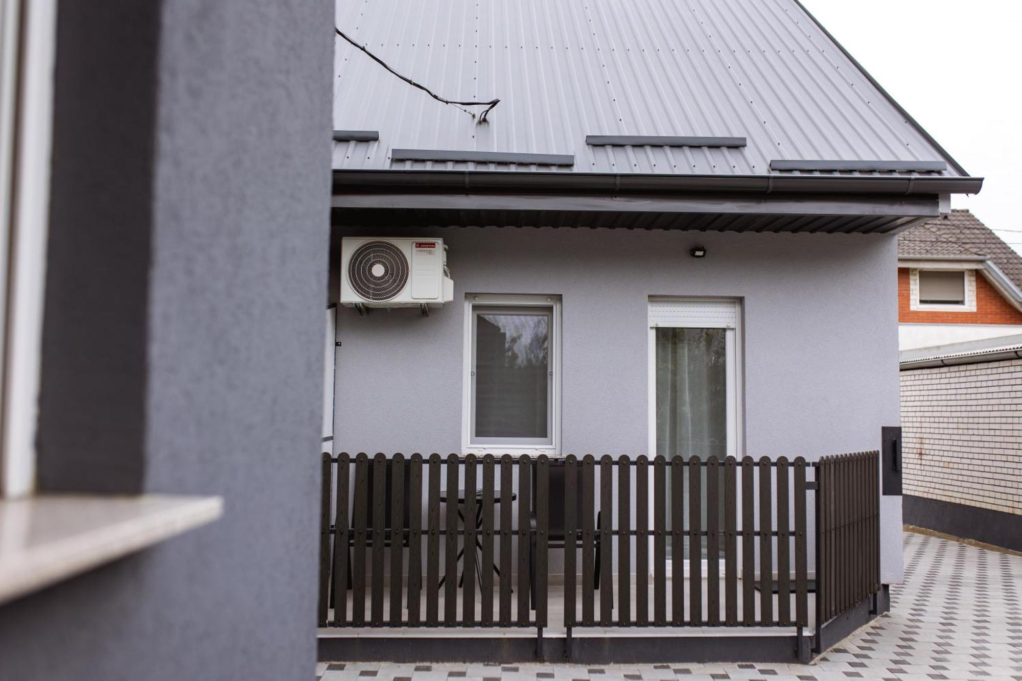 Cozy Studio Apartment In Osijek - Self Check In Luaran gambar